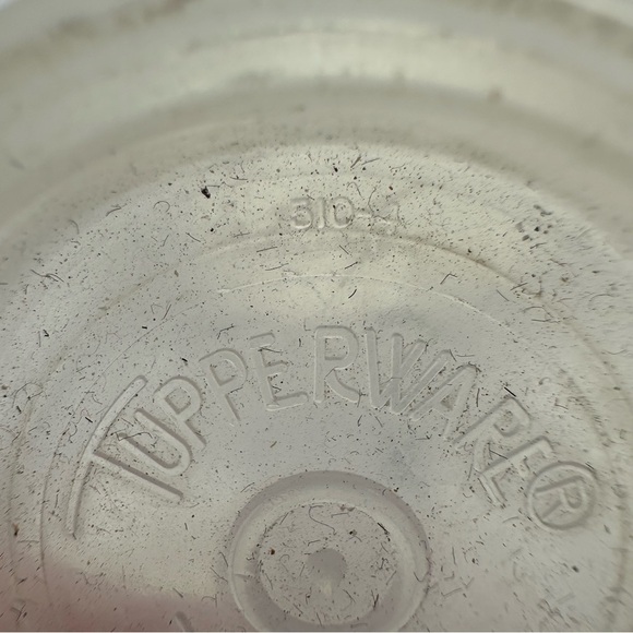 vintage tupperware 2 quart beverage container set - Picture 9 of 9